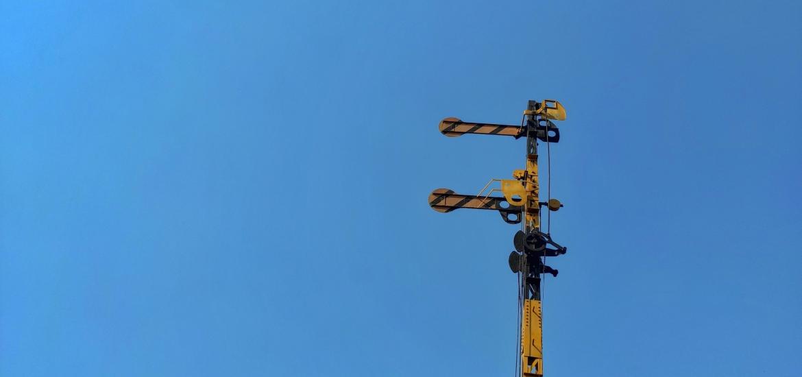 Semaphore stop sign for train