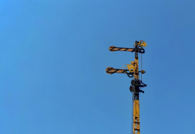 Semaphore stop sign for train